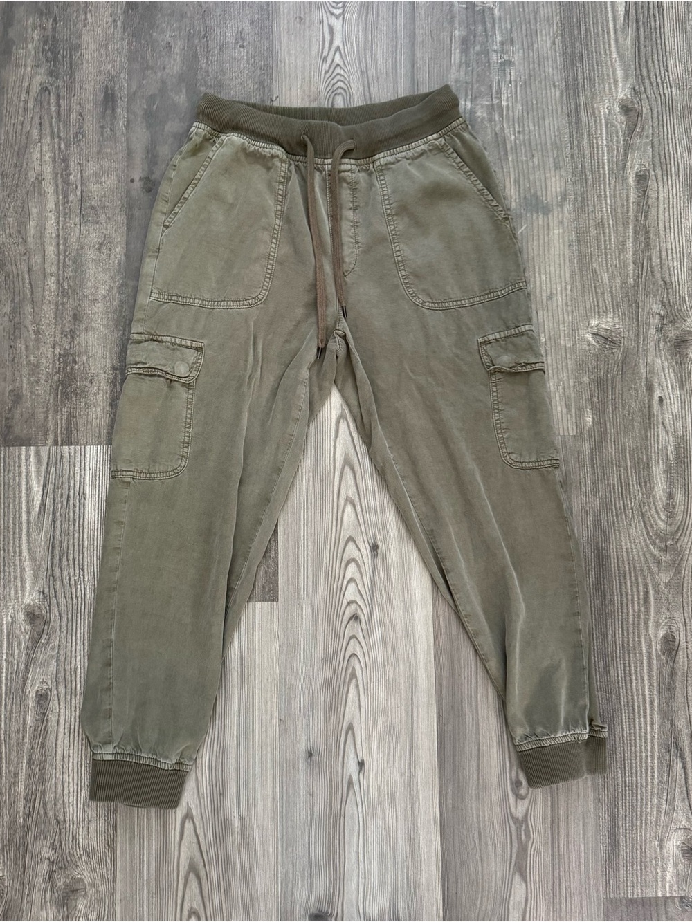 American Eagle Outfitters Olive Cargo Joggers - Drawstring Waist